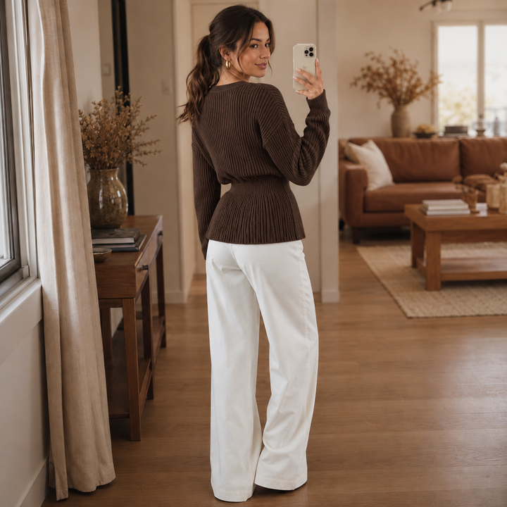 Veloura – Contrasting Hardware V-Neck Knit Cardigan