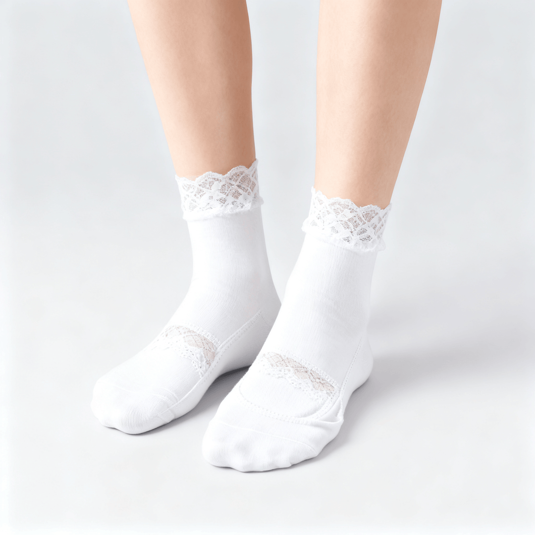 Feeluxe – Cushioned No Show Socks for All Day Comfort White