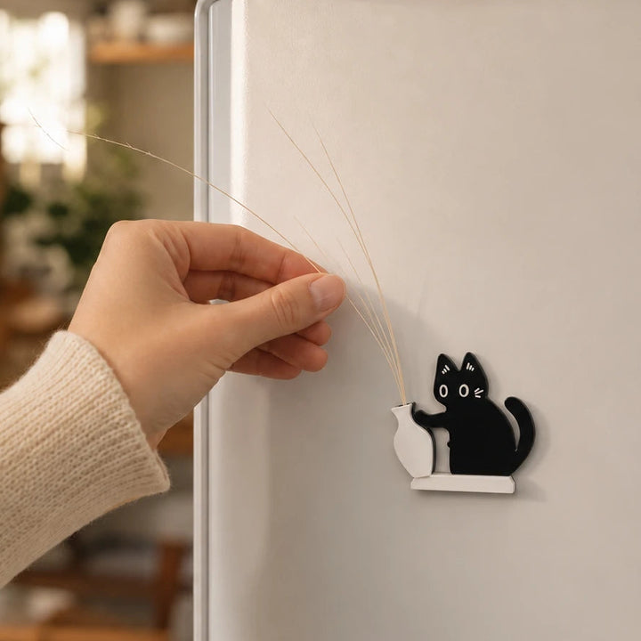 Whisker Whimsy – Magnetic Cat-Shaped Whisker Vase