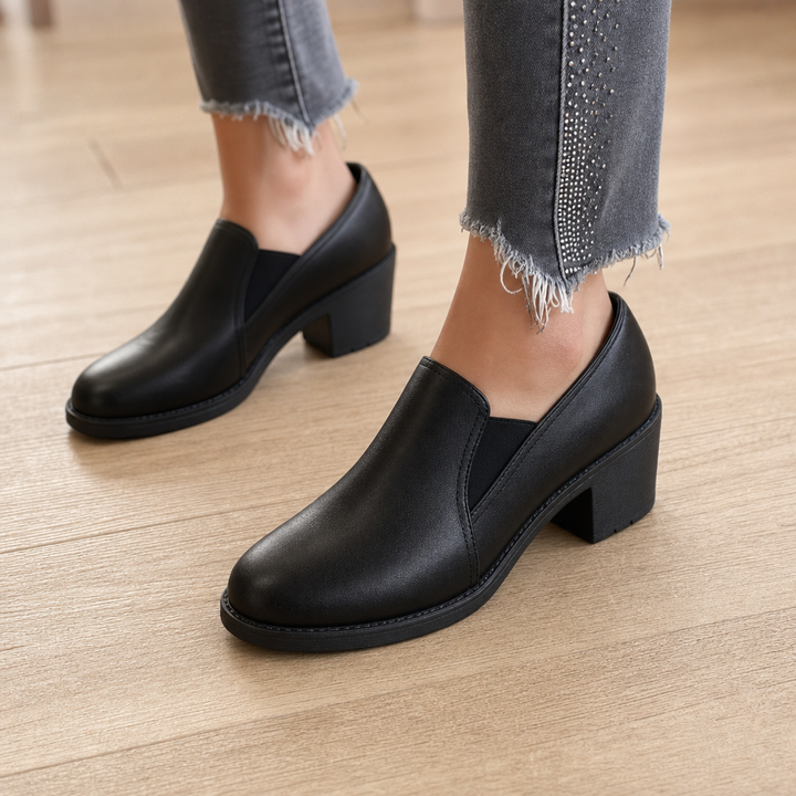 Wearbella – Wide Toe Box Block Heel Pumps