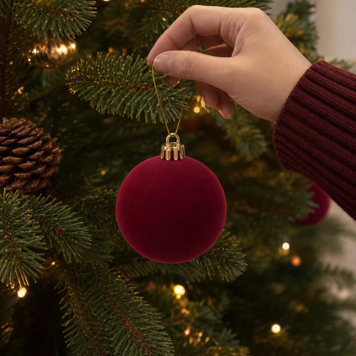 Veloura – Velvet Christmas Tree Ornaments