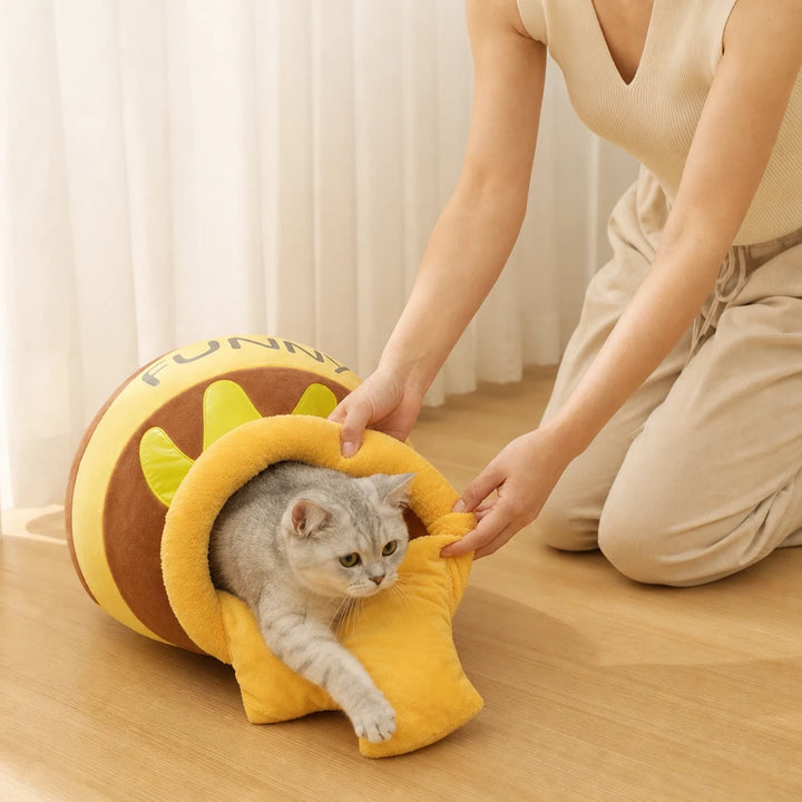 HoneyHaven – Honey Pot-Shaped Enclosed Pet Bed