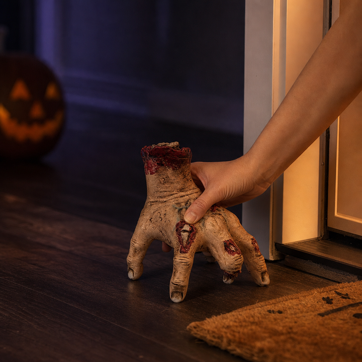 Creepcrawler – Motion-Activated Crawling Severed Hand Prop