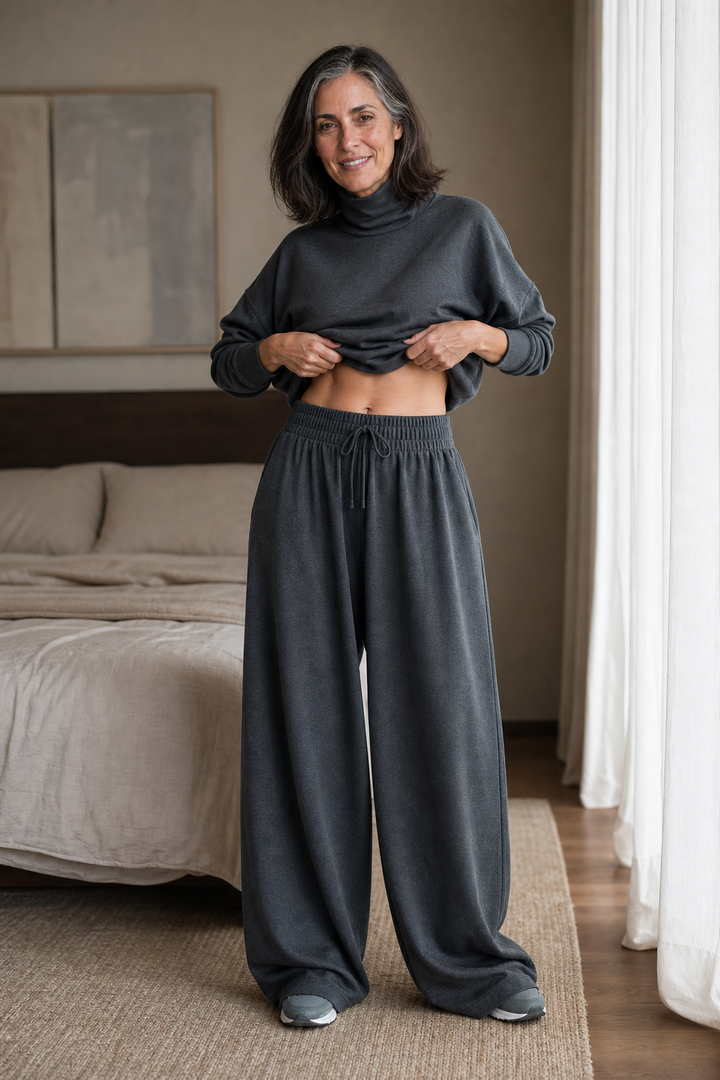 Wearbella – Turtleneck Top And Wide-Leg Pants Set