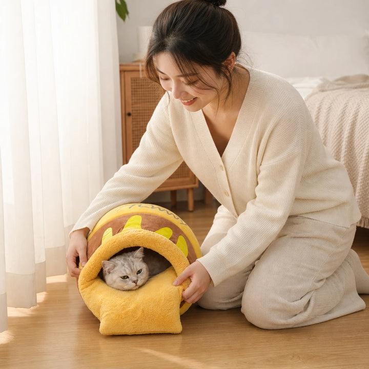HoneyHaven – Honey Pot-Shaped Enclosed Pet Bed