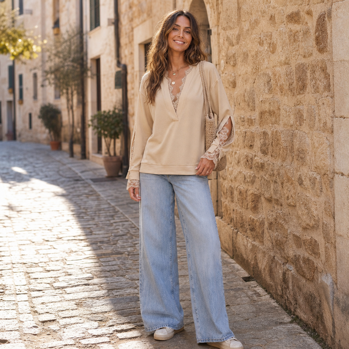 Overa – Lace-Detail Feminine Blouse