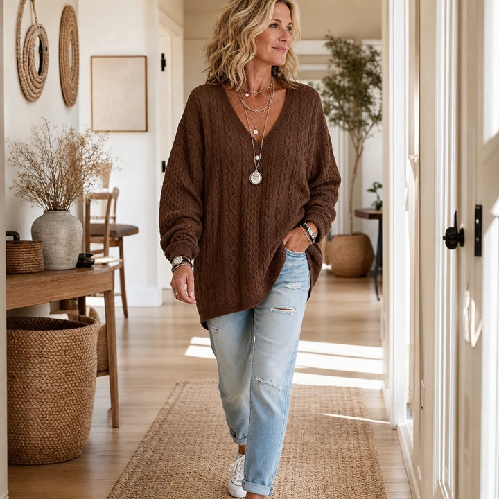 Vela – Loose V-Neck Cotton-Blend Top