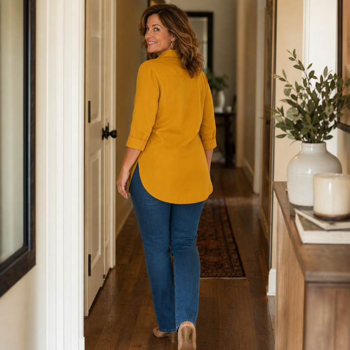 Elara Curve – Curved-Hem Stretch Button-Front Shirt