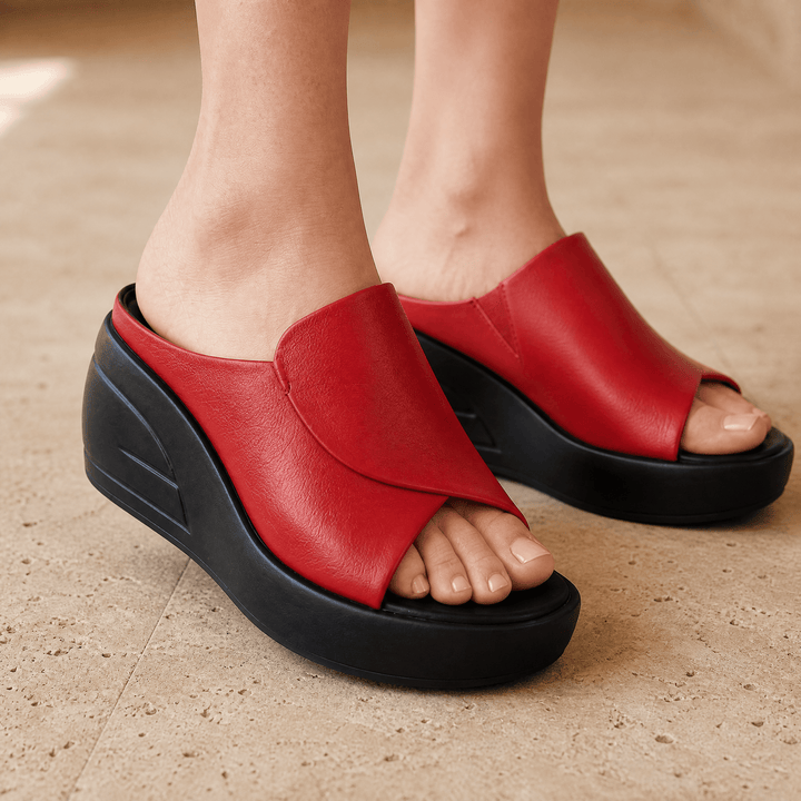 Luneva – Cushioned Wedge Sandals for Wide Feet Red / 5