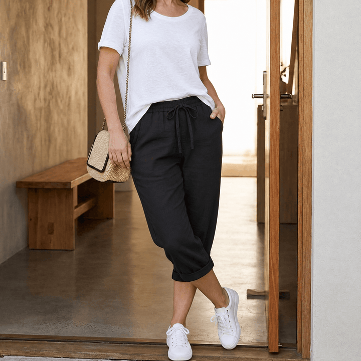 Lyora – Women's Capri Pants for Effortless Everyday Style Black