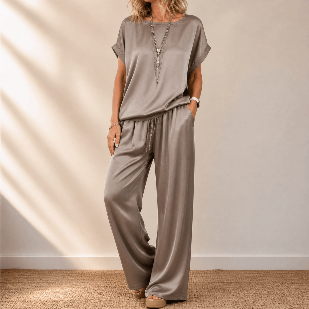 Nadine – Women's Two-Piece Set with Wide-Leg Trousers Warm Taupe / XS