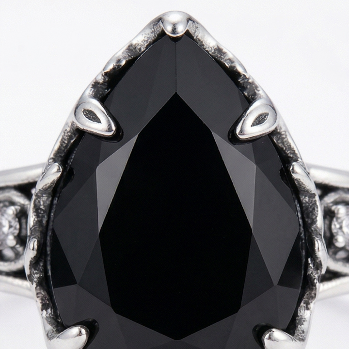 Noireva™ – Vintage Filigree Vine Ring