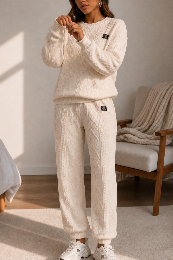 Wearbella – Polyester Knit Sweater And Pants Set