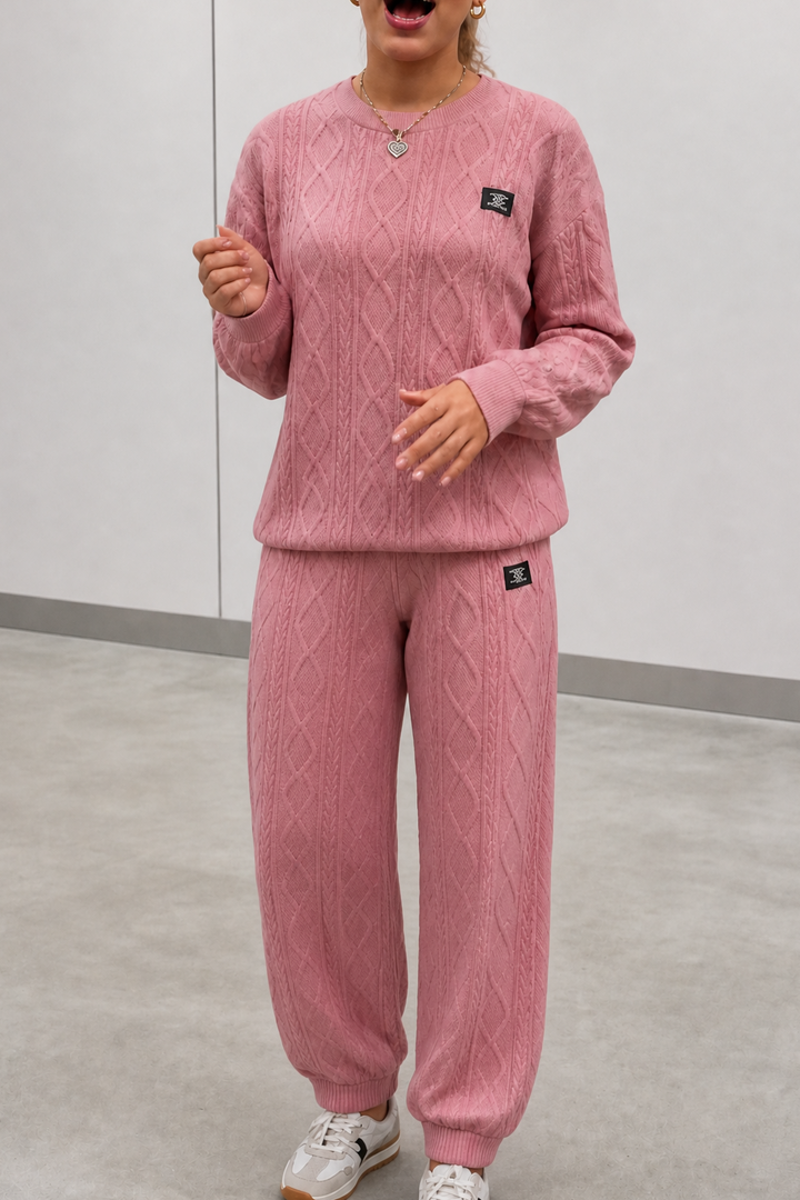 Wearbella – Polyester Knit Sweater And Pants Set