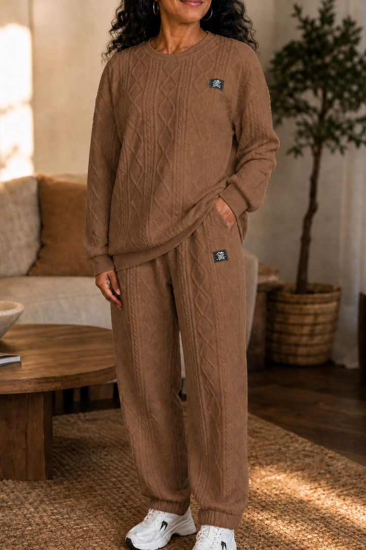 Wearbella – Polyester Knit Sweater And Pants Set