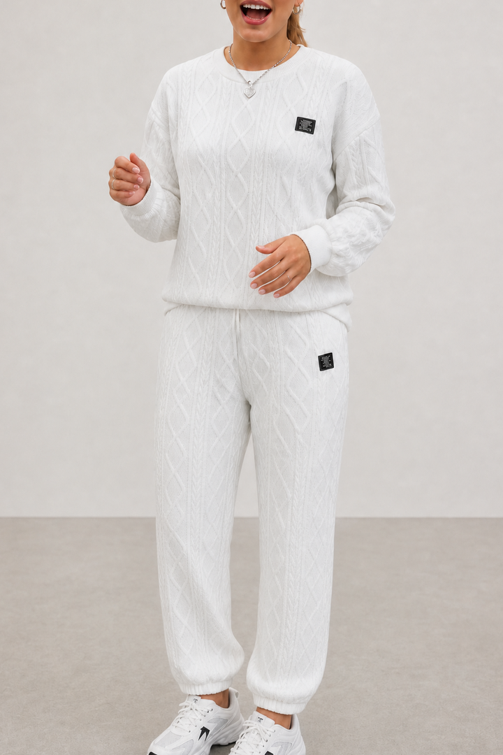 Wearbella – Polyester Knit Sweater And Pants Set