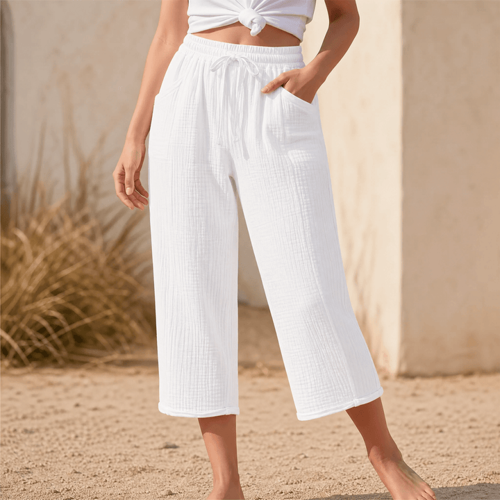 Selora – Women's Crinkle Capri Pants White