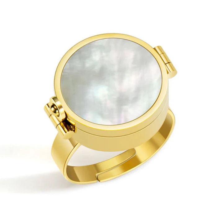 Perlina – Wearable lip balm ring