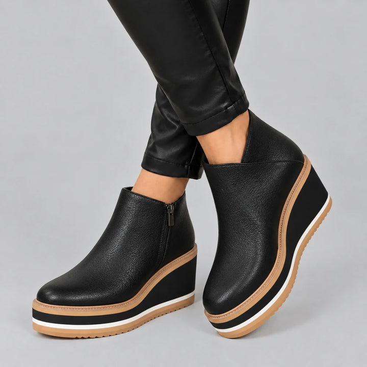 Colombe – Smooth Side-Zip Wedge Ankle Boots