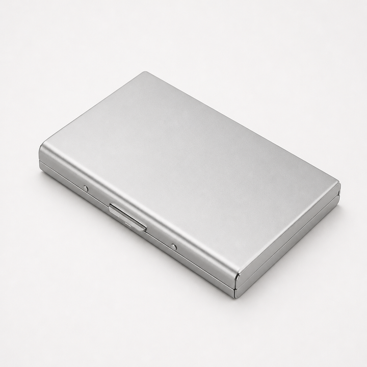 CardVault – Slim Compartment Wallet