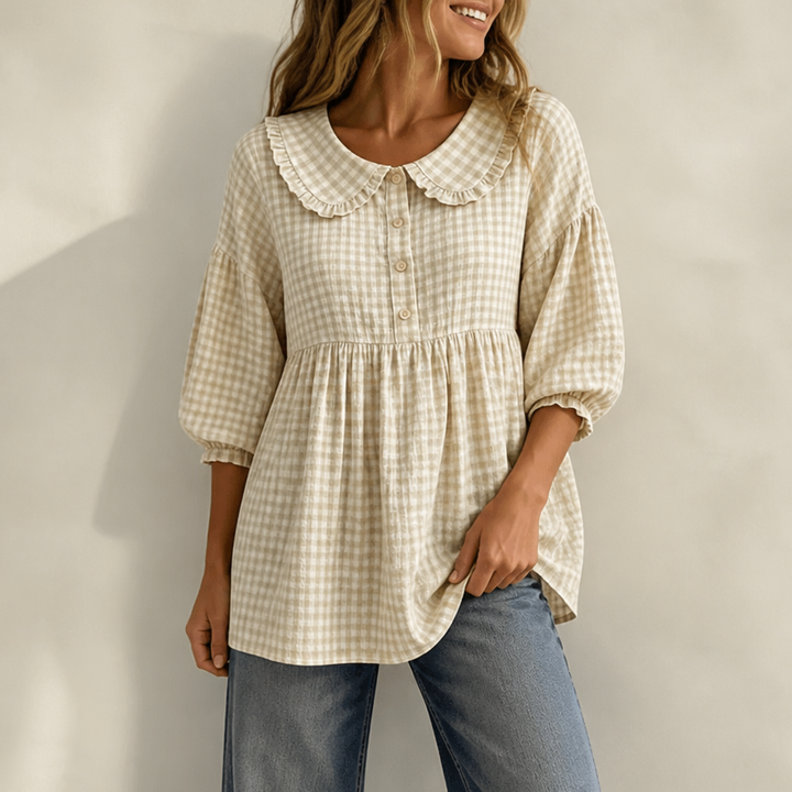 Ruffleigh – Blouse With A Collar That Frames The Face