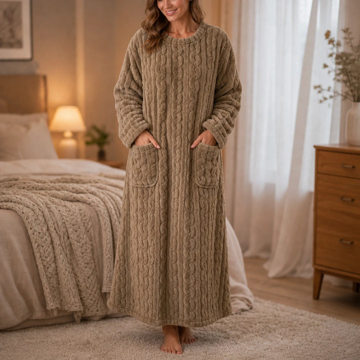 Hearthwell – Long Plush Pocket Nightgown