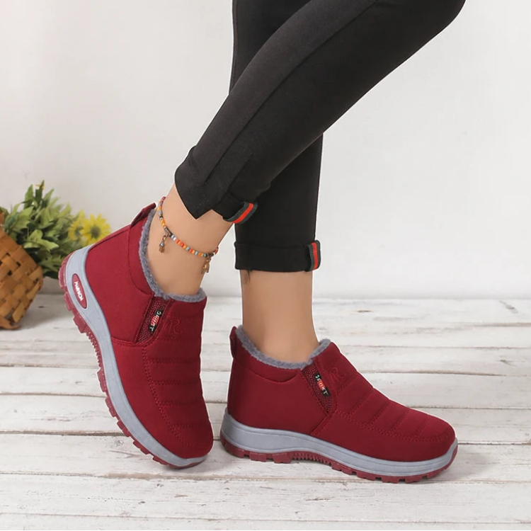 Snowelle – Fleece-Lined Padded Slip-On Ankle Boots