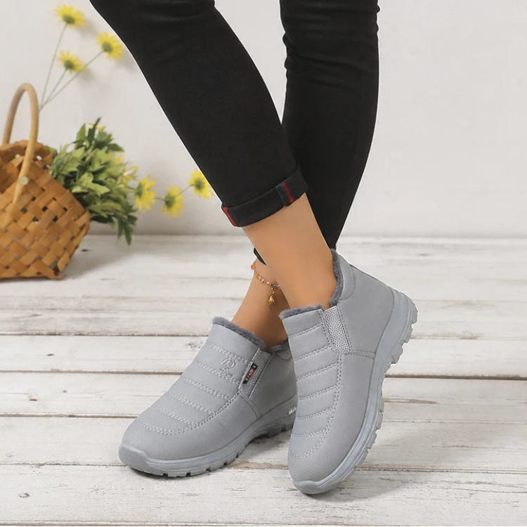 Snowelle – Fleece-Lined Padded Slip-On Ankle Boots