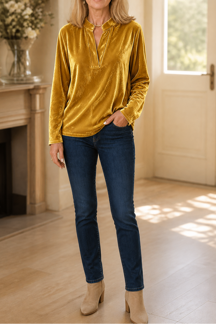 Velvael – V-Neck Velvet Like Blouse