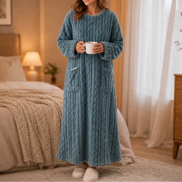 Hearthwell – Long Plush Pocket Nightgown