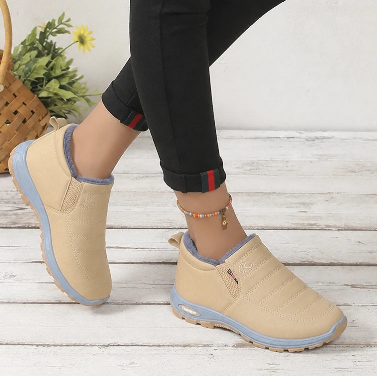 Snowelle – Fleece-Lined Padded Slip-On Ankle Boots