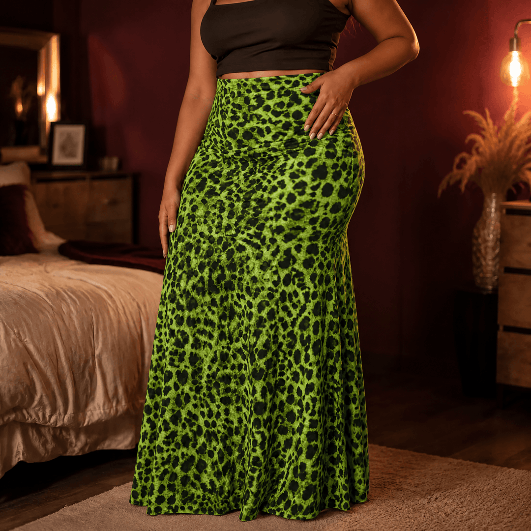 Velora – Women's Curvy-Fit Leopard Print Maxi Skirt Electric Green