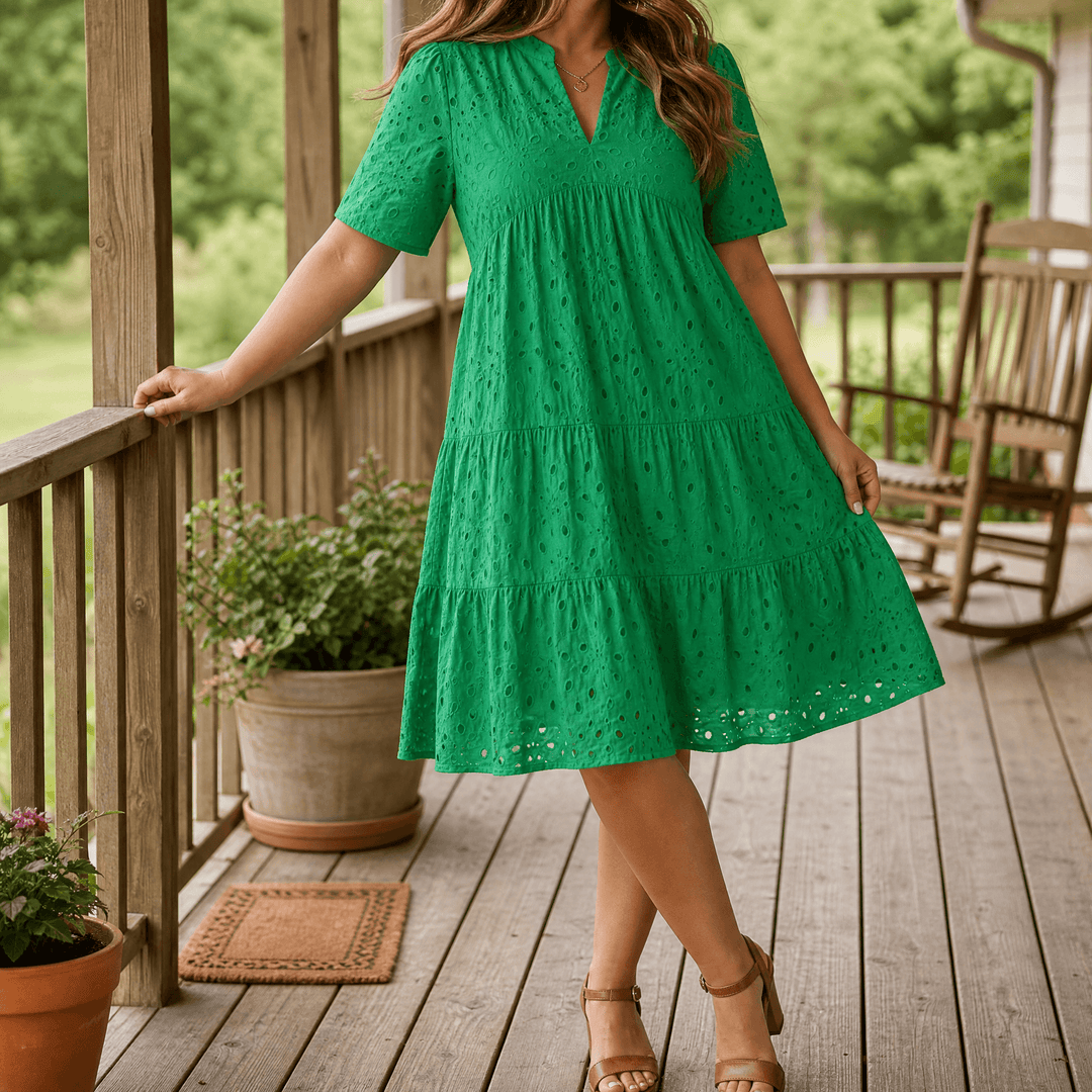 Wearbella – Flowy V-Neck Eyelet Dress for Curvy Fit Emerald Green