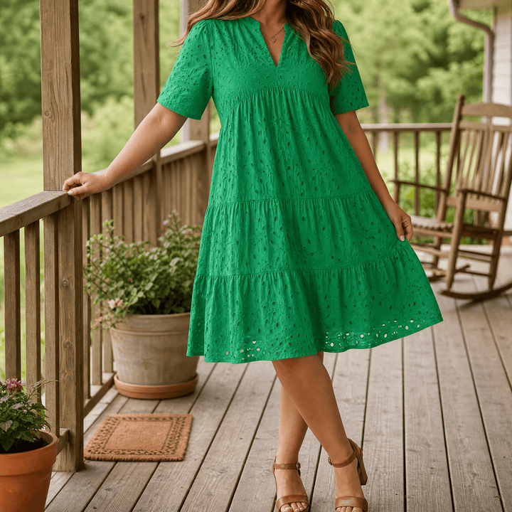 Wearbella – Flowy V-Neck Eyelet Dress for Curvy Fit Emerald Green